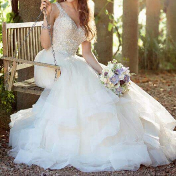 Wedding Dress - Picture 1 of 3